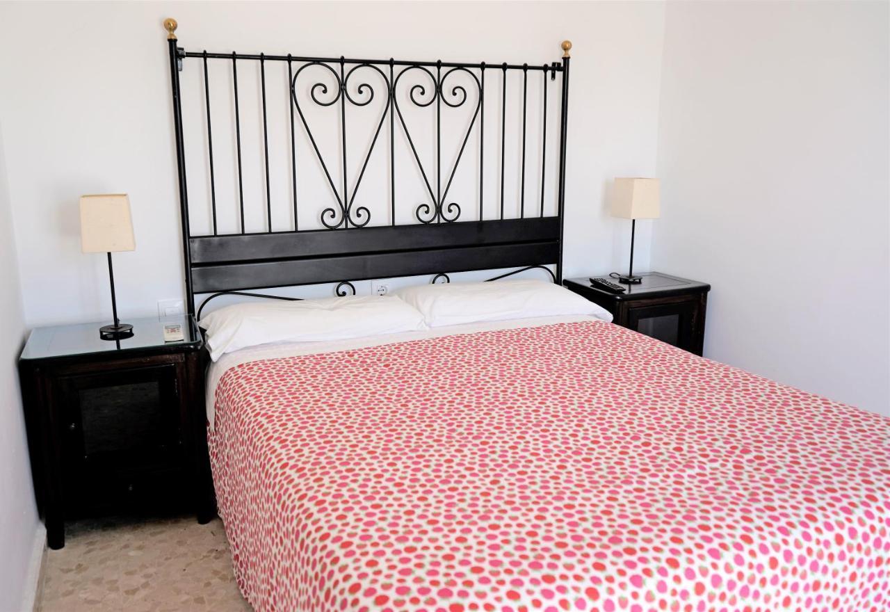 Hostal Trafalgar Барбате Екстериор снимка