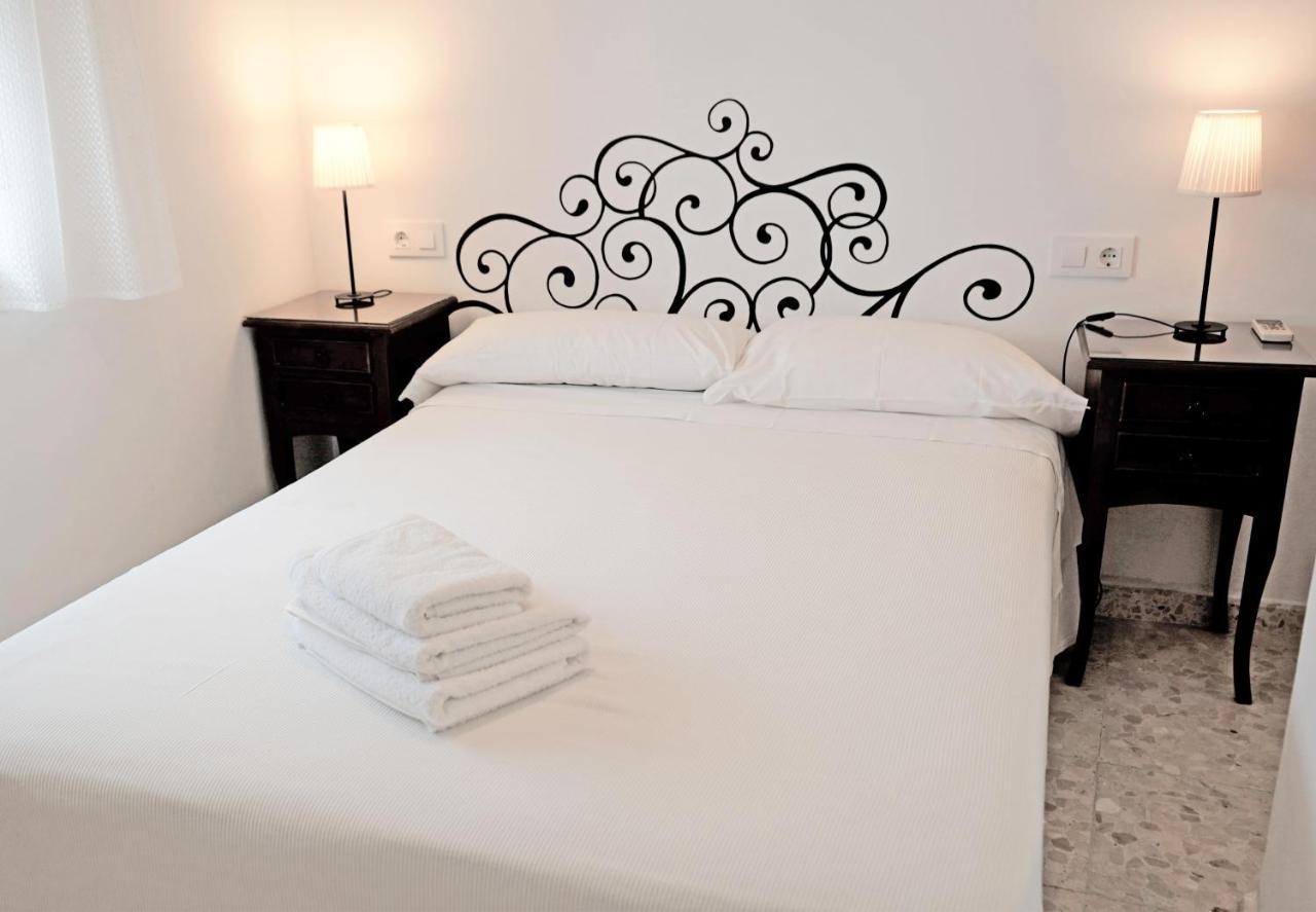 Hostal Trafalgar Барбате Екстериор снимка