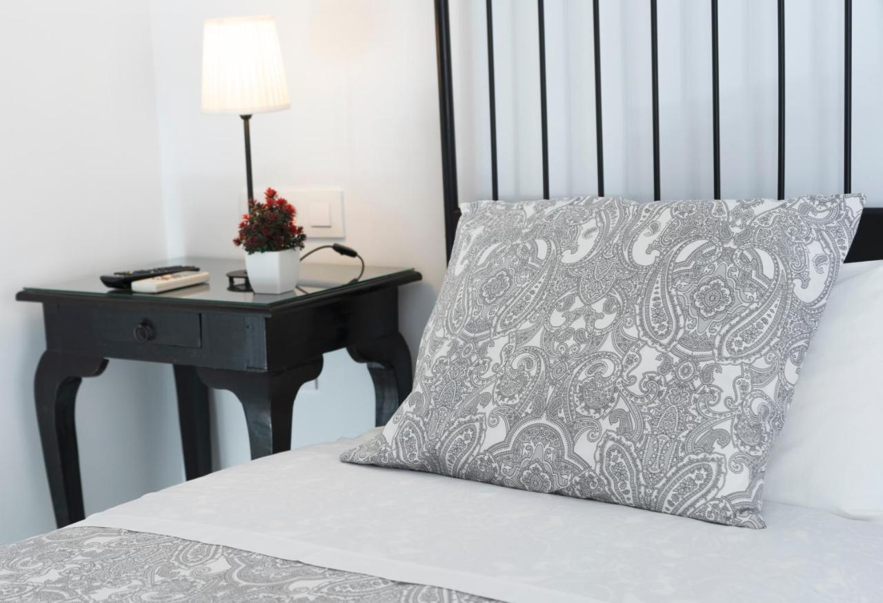 Hostal Trafalgar Барбате Екстериор снимка
