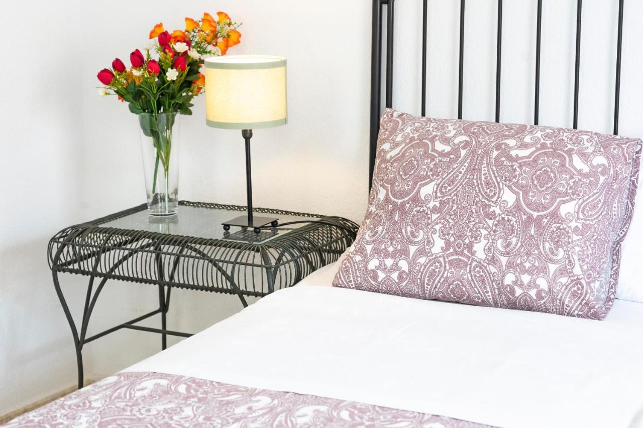 Hostal Trafalgar Барбате Екстериор снимка